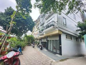 BÁN NHÀ HOÀNG MAI Ô TÔ 7 CHỖ ĐỖ CỬA
